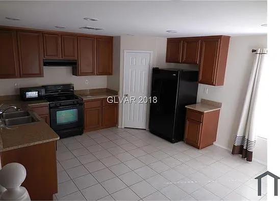 4738 Golden Shimmer Ave — Photo 4
