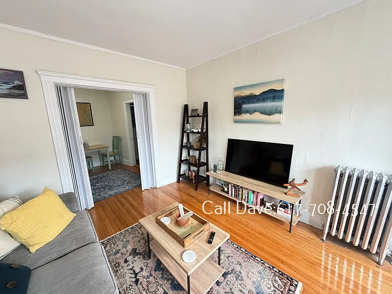 127 Sutherland Rd #D — Photo 3