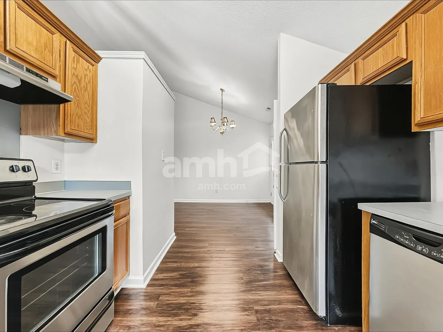 3 bed, 2.0 bath, 1359 sqft, $1,855 — Photo 4