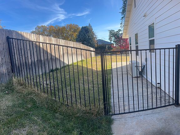 Gate at side of house (other side is similar)