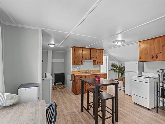 5th image of 32 Houston Ave #3