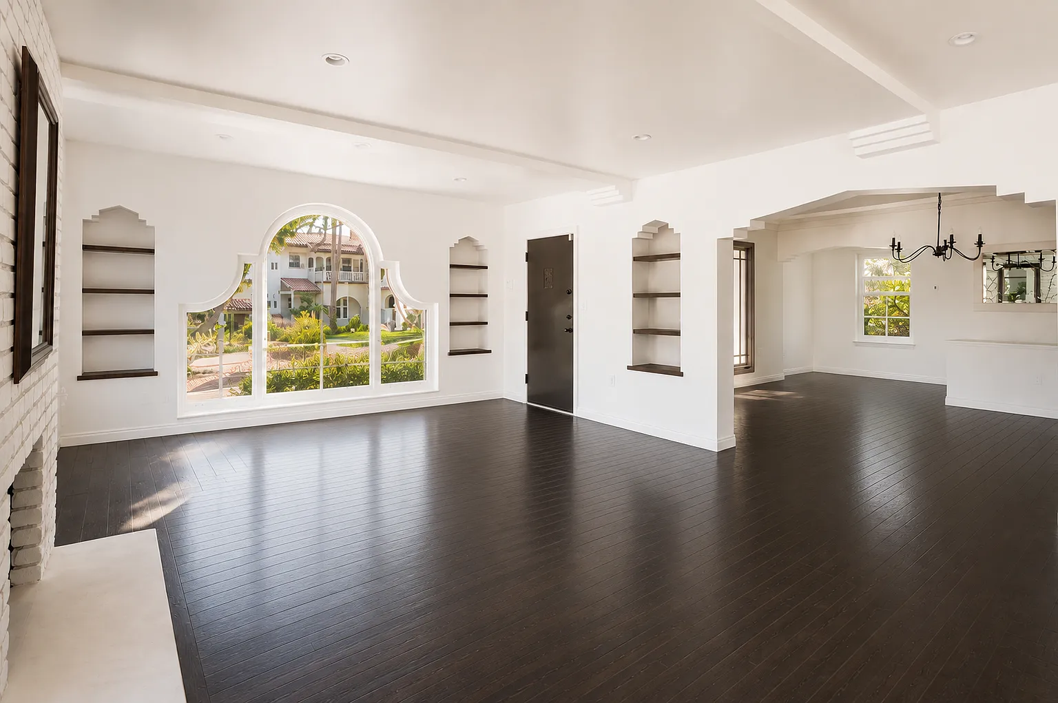 3 bed, 2.5 bath, 2100 sqft, $5,750 — Photo 3