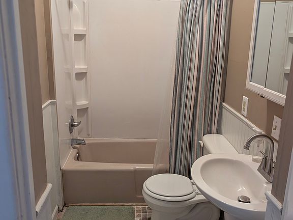 5th image of 323 W Chippewa St