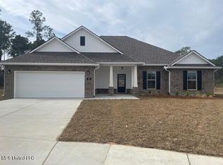17 Gant Ln, Long Beach, MS 39560