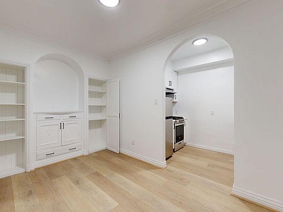 4th image of 2390 Francisco St APT 102
