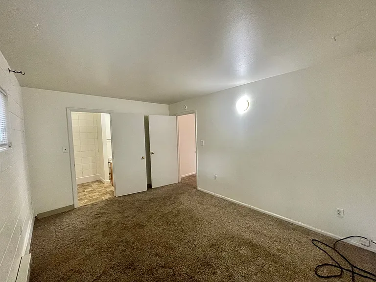 509 S Bryan Ave — Photo 6