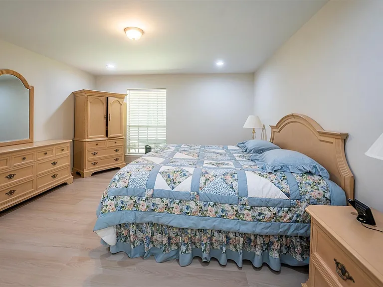 635 Chapel Hill Dr — Photo 11