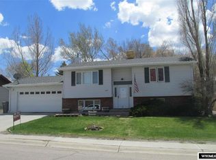 682 Big Horn St, Rock Springs, WY 82901