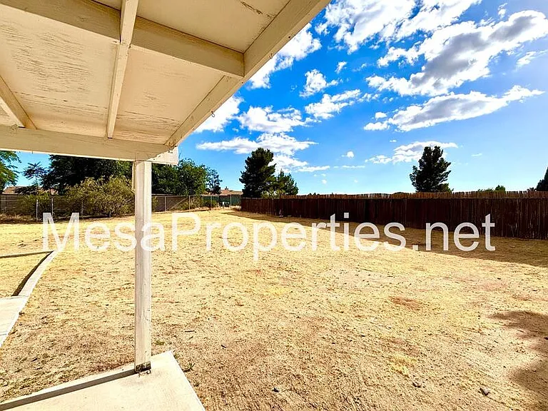 16653 Sholic St — Photo 27