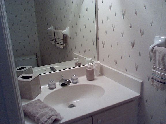 1/2 Bath