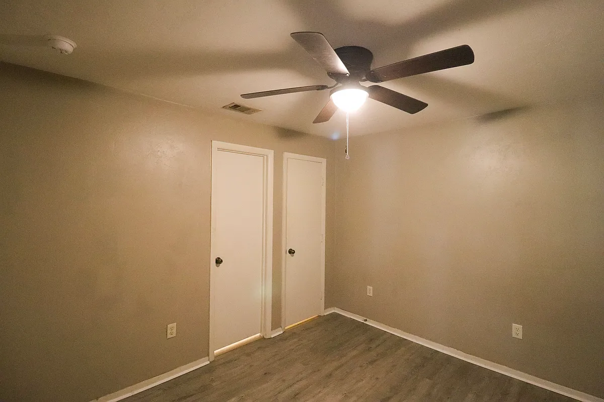 Building Photo - 4000 SW 23rd St #5-307