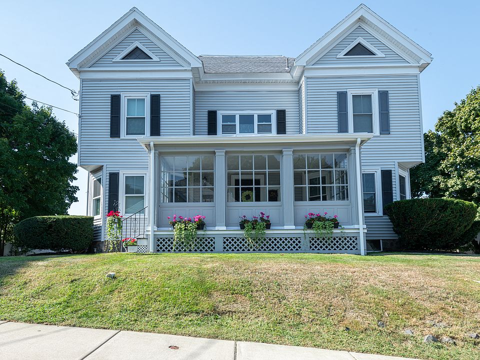 Beautifully renovated 2 level Townhouse (right side)