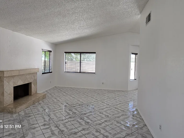 3243 E Avenue S1 — Photo 5