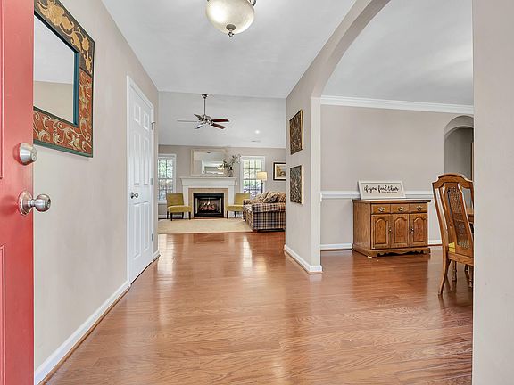 5th image of 140 Upland Dr