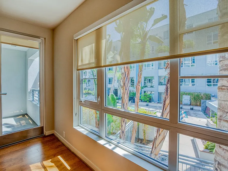 Expansive windows with energy efficient dual-pane windows