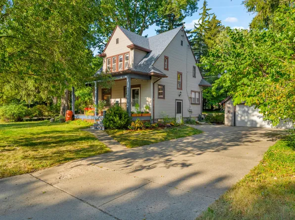 1550 Cedar Bend Dr, Ann Arbor, MI 48105