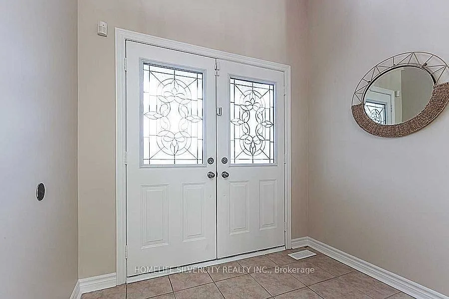 4 bed, $3,500 — Photo 2