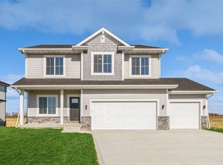17147 Plum Dr, Urbandale, IA 50323