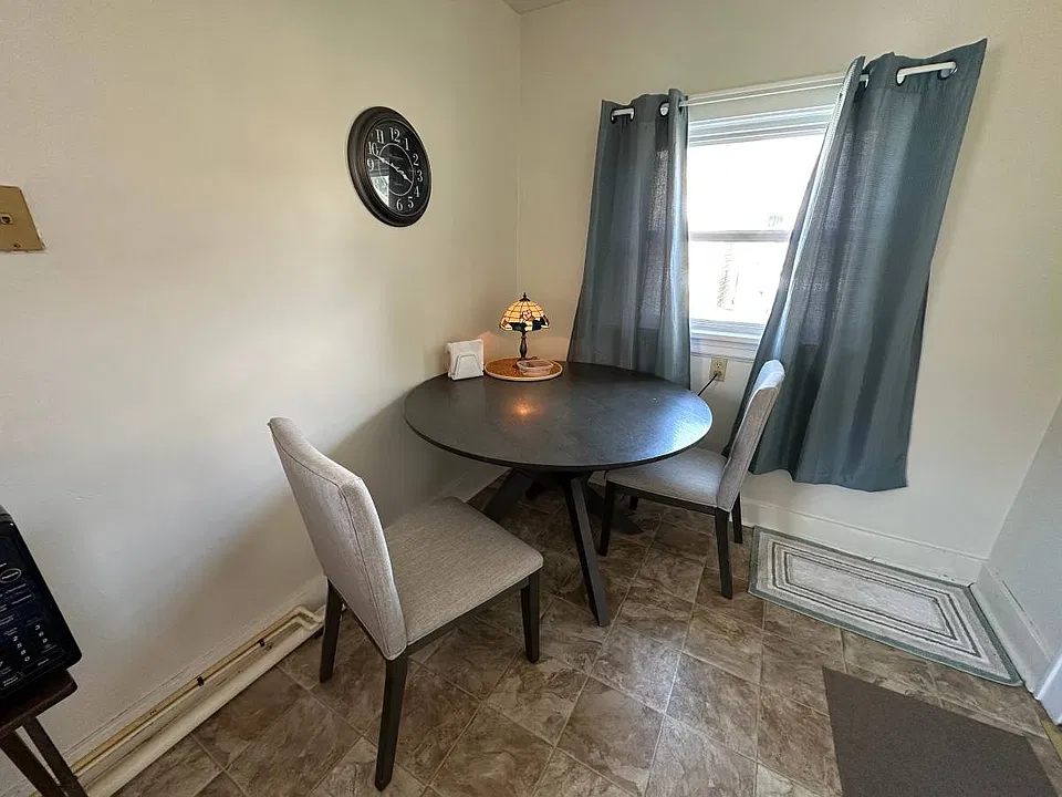 1335R 4th Ave #2