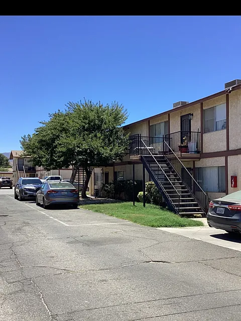 2 bed, 2.0 bath, 1000 sqft, $1,895 — Photo 2