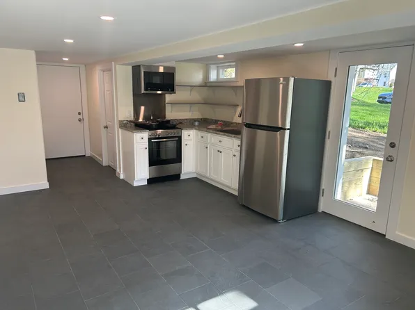 249 Bridge St #B, Northampton, MA 01060
