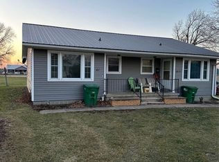 407 N Cherry St, Bloomfield, IA 52537
