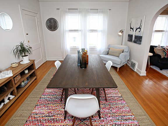 3rd image of 2304 Woodbourne Ave APT 4