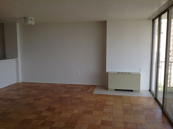 4th image of 101 S Whiting St APT 904