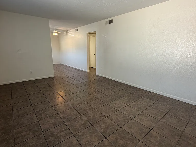 1420 E Brown St #B — Photo 7