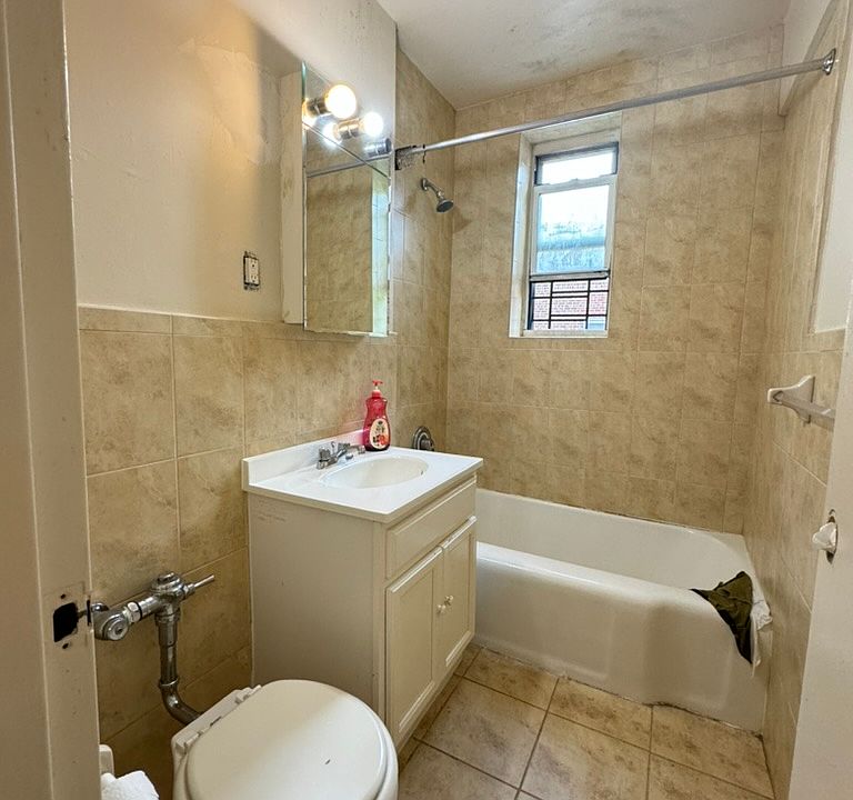 2nd image of 7840 Parsons Blvd APT 1