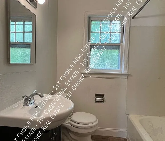 827 Larned St — Photo 14