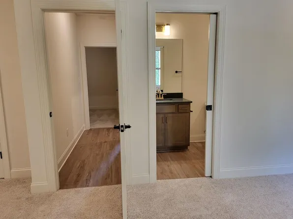 7070 Mercedes Ln, Ooltewah, TN 37363