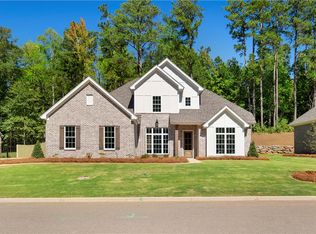 132 Merlin St, Opelika, AL 31801