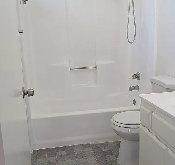 2501 W Grand Ave #6 — Photo 9