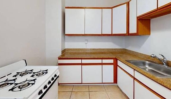 3rd image of 1051 Post St #24