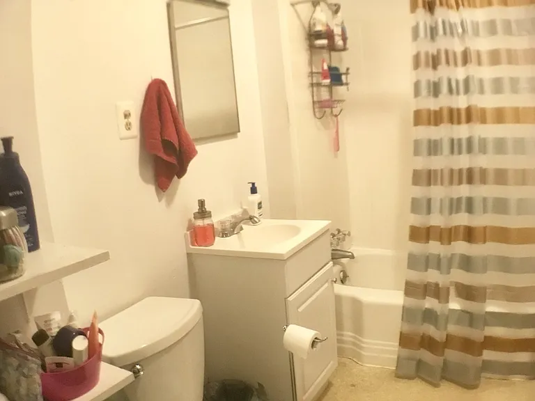 10 Hungerford Ter #1B — Photo 3