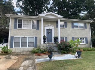 423 Canterbury Cir, Forest Park, GA 30297
