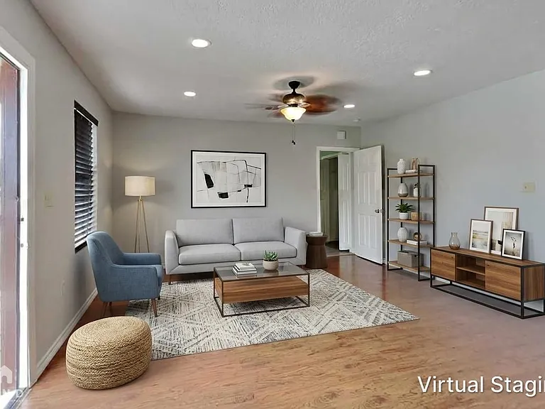 11807 Roandale Dr — Photo 2