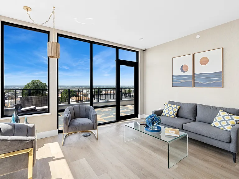 6810 Polk St — Photo 33