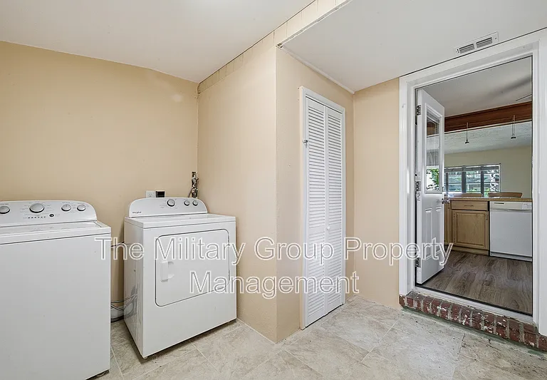 2115 Minerva Ave — Photo 22