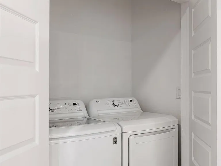 28325-128 Birnham Woods Dr — Photo 25