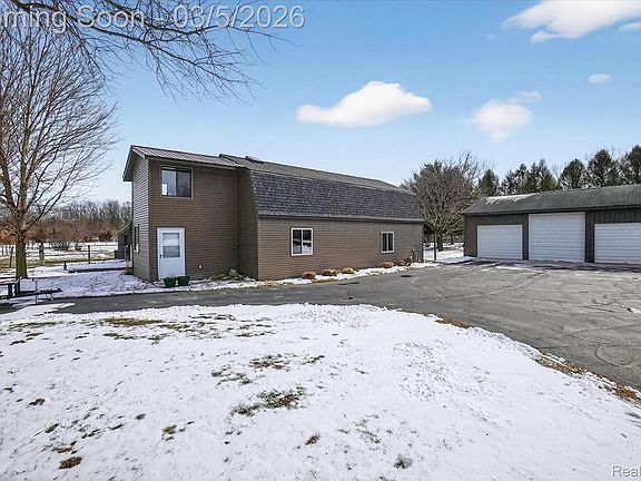 3rd image of 14463 Seymour Rd