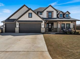 13741 Brook Xing, Edmond, OK 73025