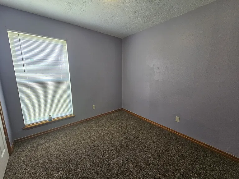 6208 NW Birch Ave — Photo 8