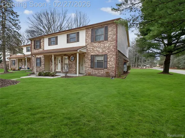 35652 Castlewood Ct, Westland, MI 48185