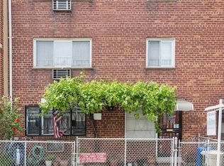 2524 33rd St, Astoria, NY 11102