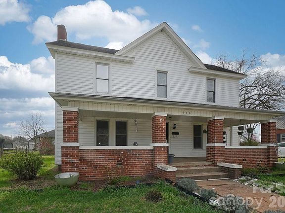 2nd image of 606 N Main St