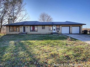 1040 Six Mile Rd NW, Comstock Park, MI 49321