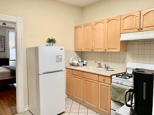 Rented by A P Realty Group NY LTD | media 19