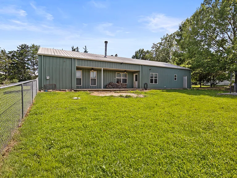 256 County Road 1450 — Photo 11